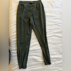 Lululemon surge joggers men’s small green